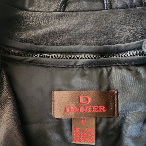 Danier Leather Jacket Women's Black Small - Picture 6 of 8